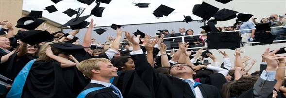 http://i.telegraph.co.uk/multimedia/archive/02607/graduationwarwick__2607618b.jpg